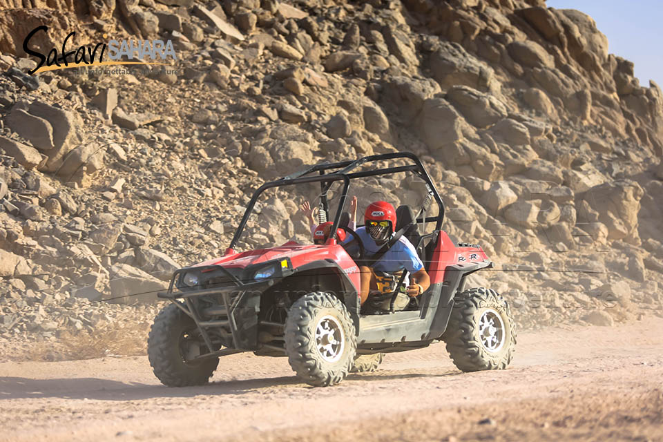 Safari en buggy dans les dunes d'Hurghada au parc du sahara