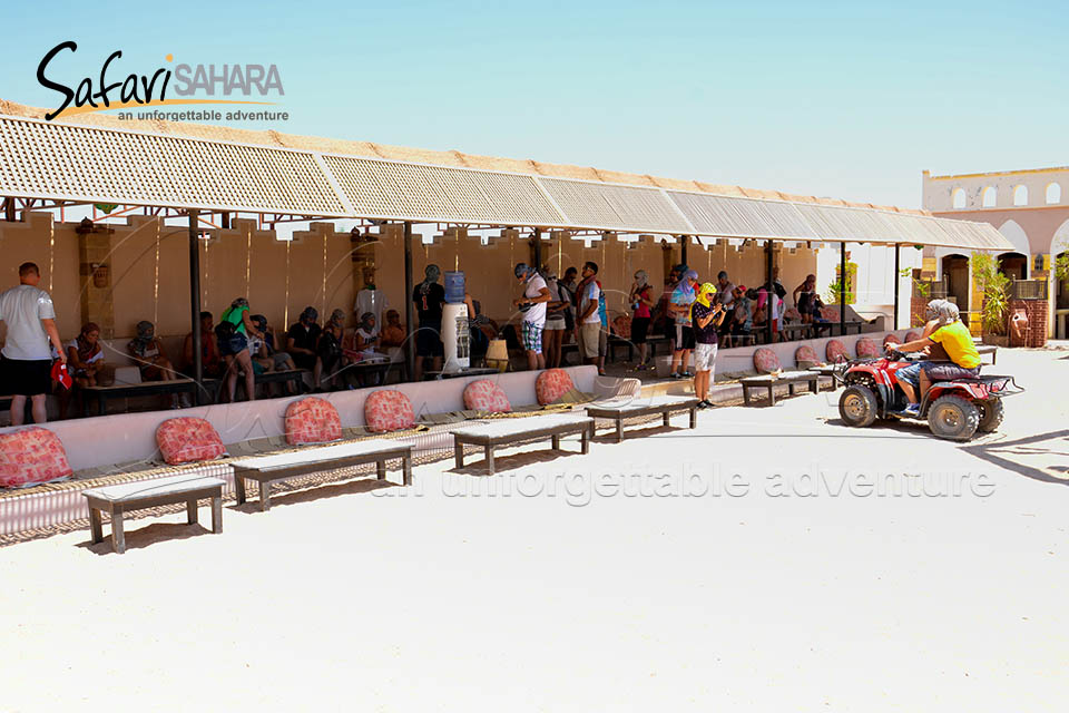 Safari dans le désert en quad à Charm avec dîner et spectacle