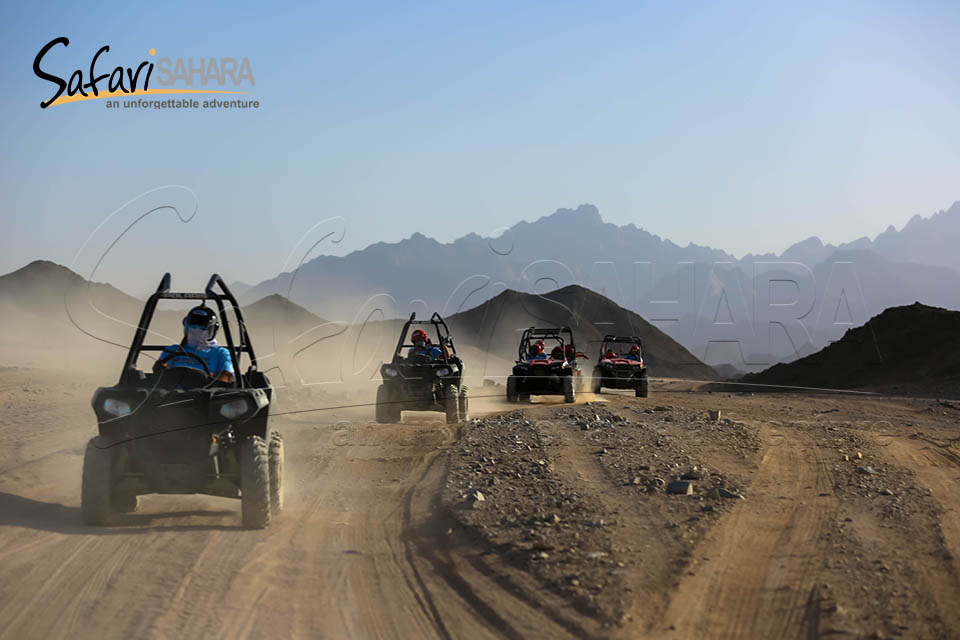 Excursion au coucher du soleil en buggy Polaris RZR dans le désert de Charm