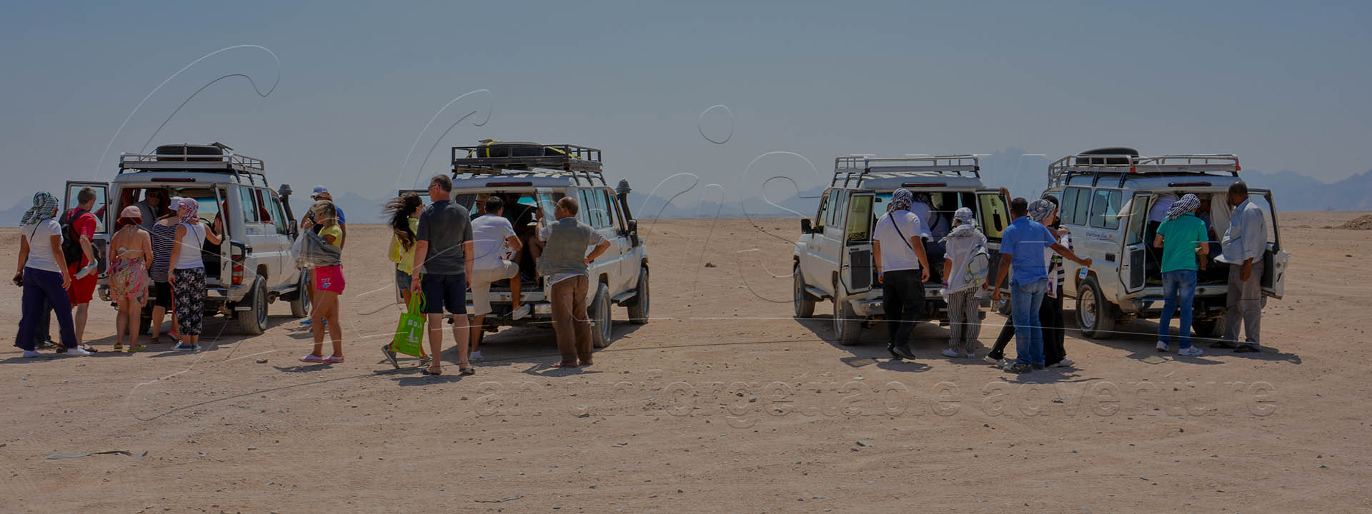 Safari dans le désert de Sahl Hasheesh au coucher du soleil